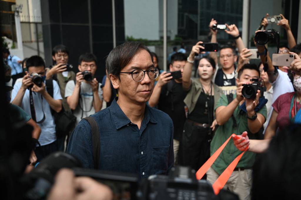 Cercando dissidentes, Hong Kong condena dois jornalistas por ‘sedição’