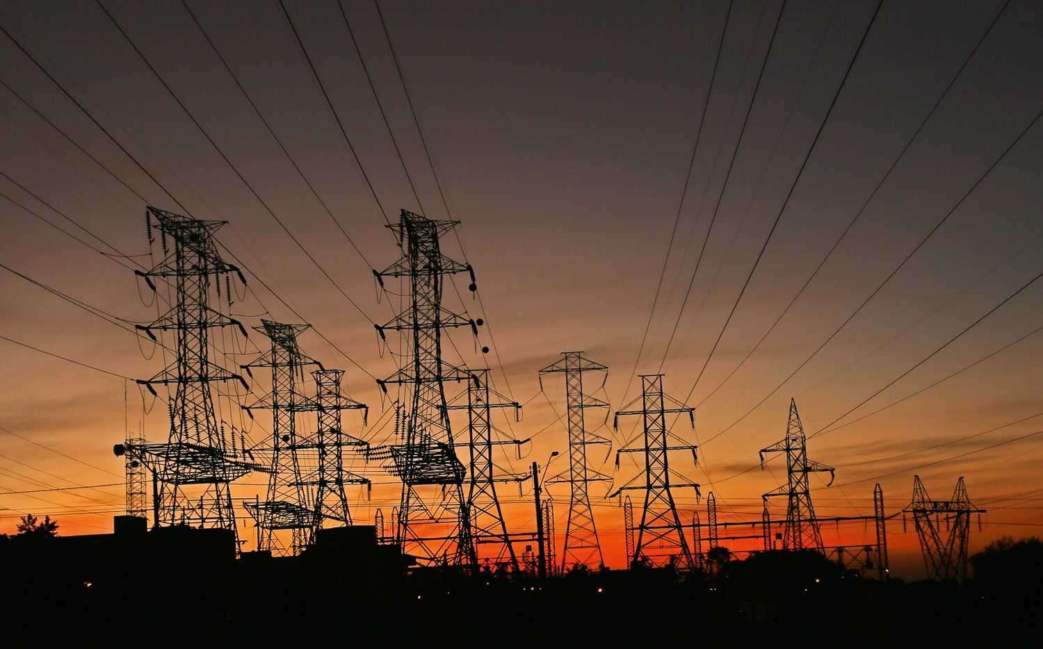 Leilão de energia fecha com baixo desconto e expõe custo da segurança elétrica