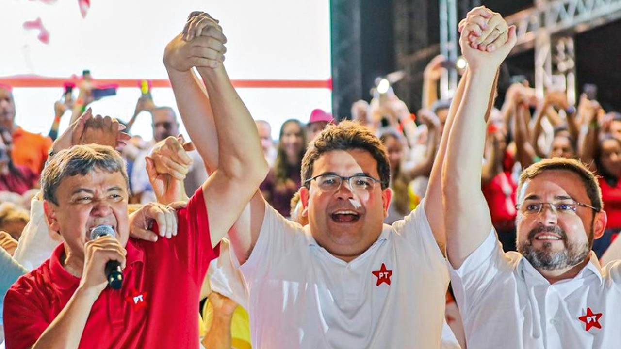NO PALCO - Wellington Dias, o governador Rafael Fonteles e Fábio Novo, que concorre em Teresina: foco no Nordeste