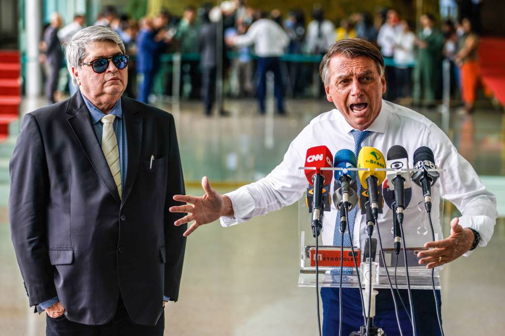 21947978-high.jpeg MUDANÇA - Com Bolsonaro em 2022: ele agora quer distância do capitão