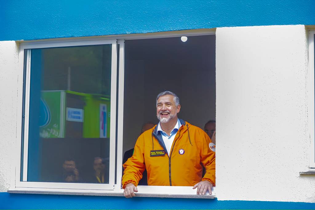 2D-(2)—PAULO-PIMENTA-e-LULA-2024-8-q.jpg JANELA ABERTA - Paulo Pimenta: tragédia mudou perspectiva eleitoral