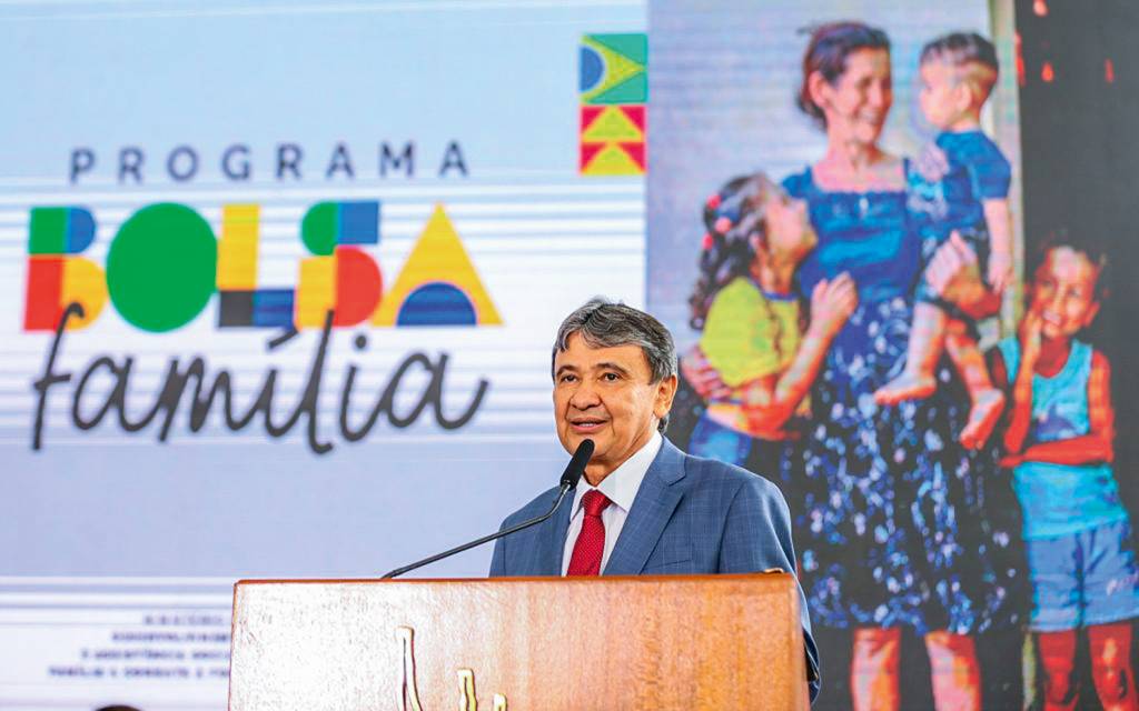 Ministro fala em trocar carteira de trabalho por cartão do Bolsa Família