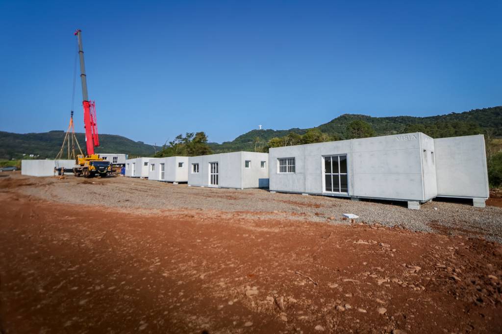 3D-ABRE-RS—DESABRIGADOS—MORADIAS-TEMPORARIAS—OBRAS-2024-8-i.jpg ATRASO - Alojamento provisório em Encantado: nenhuma casa prometida foi construída ainda