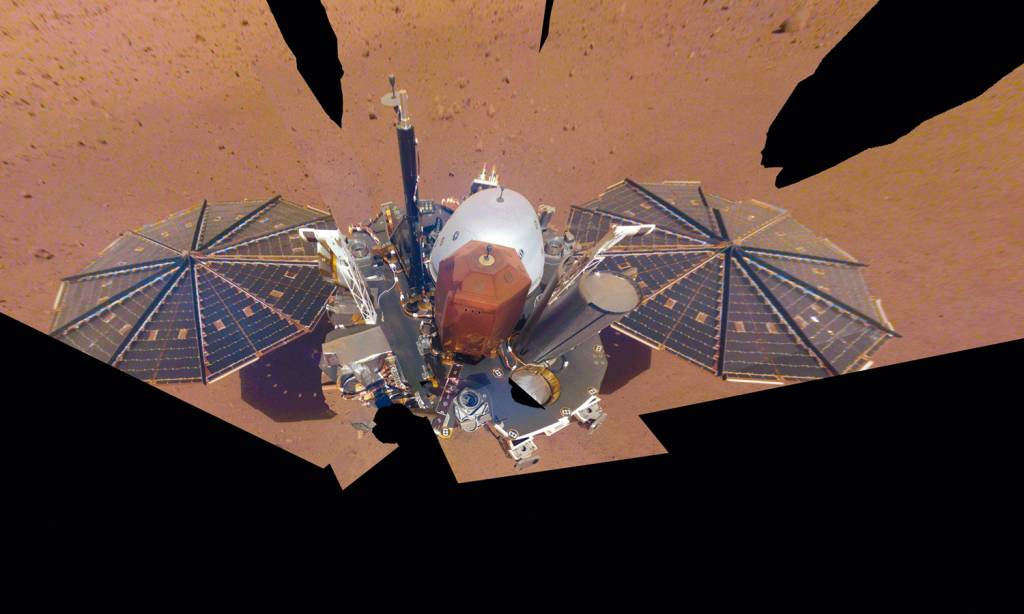 47271_PIA25287-InSights_Final_Selfie_Figure_A.jpg INVESTIGAÇÃO - A sonda InSight: entre 2018 e 2022, análise de ondas sísmicas