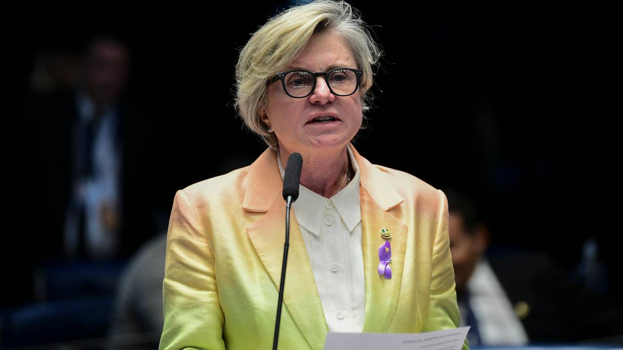 Margareth Buzetti é relatora de projeto de lei sobre exigências para o manejo de animais domésticos por companhias aéreas, rodoviárias e hidroviárias