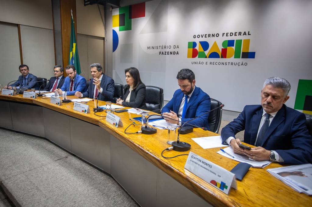 Por que elevar a arrecadação via IOF obrigará o governo a gastar mais em 2026