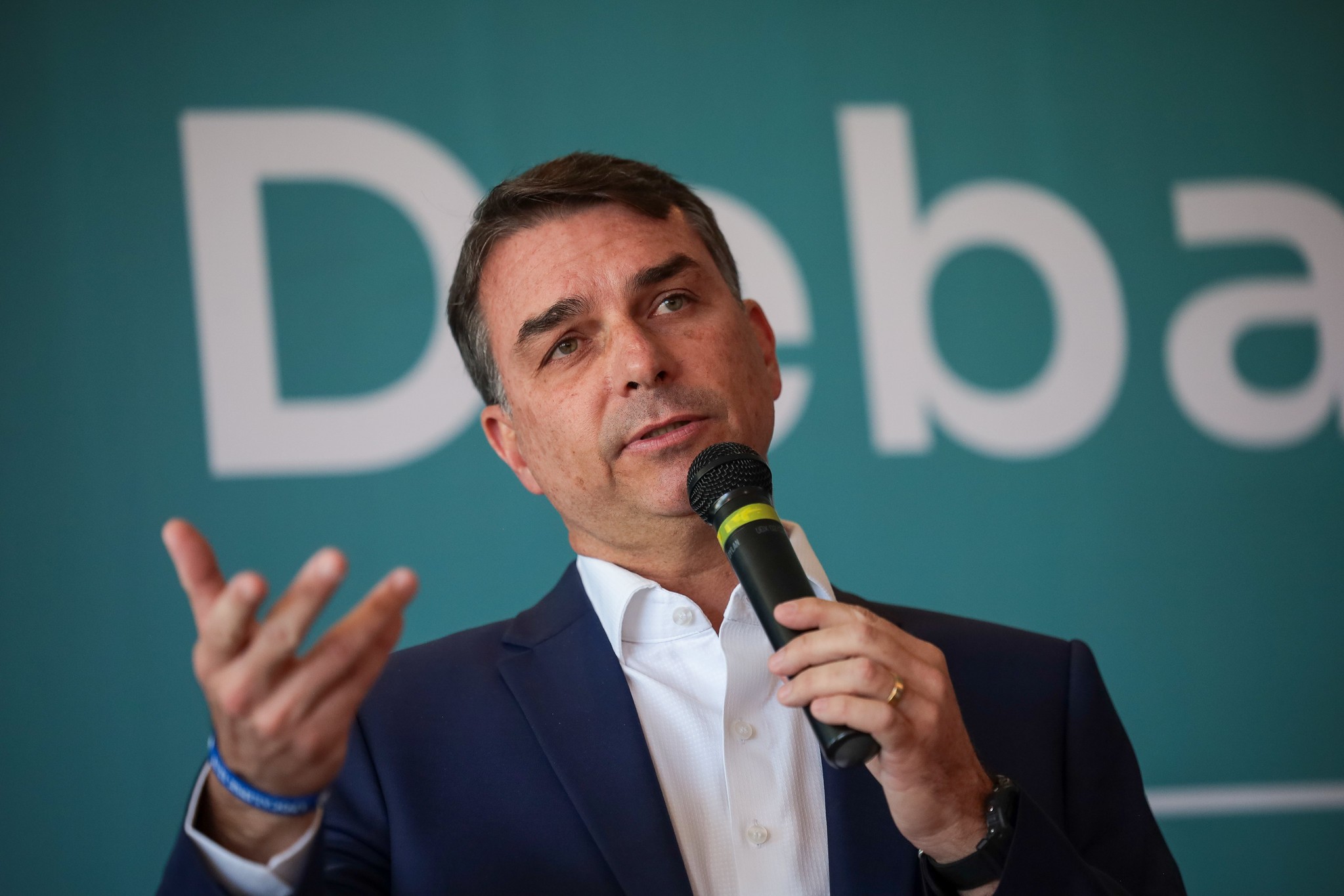 A má notícia para Flávio Bolsonaro em seu berço político