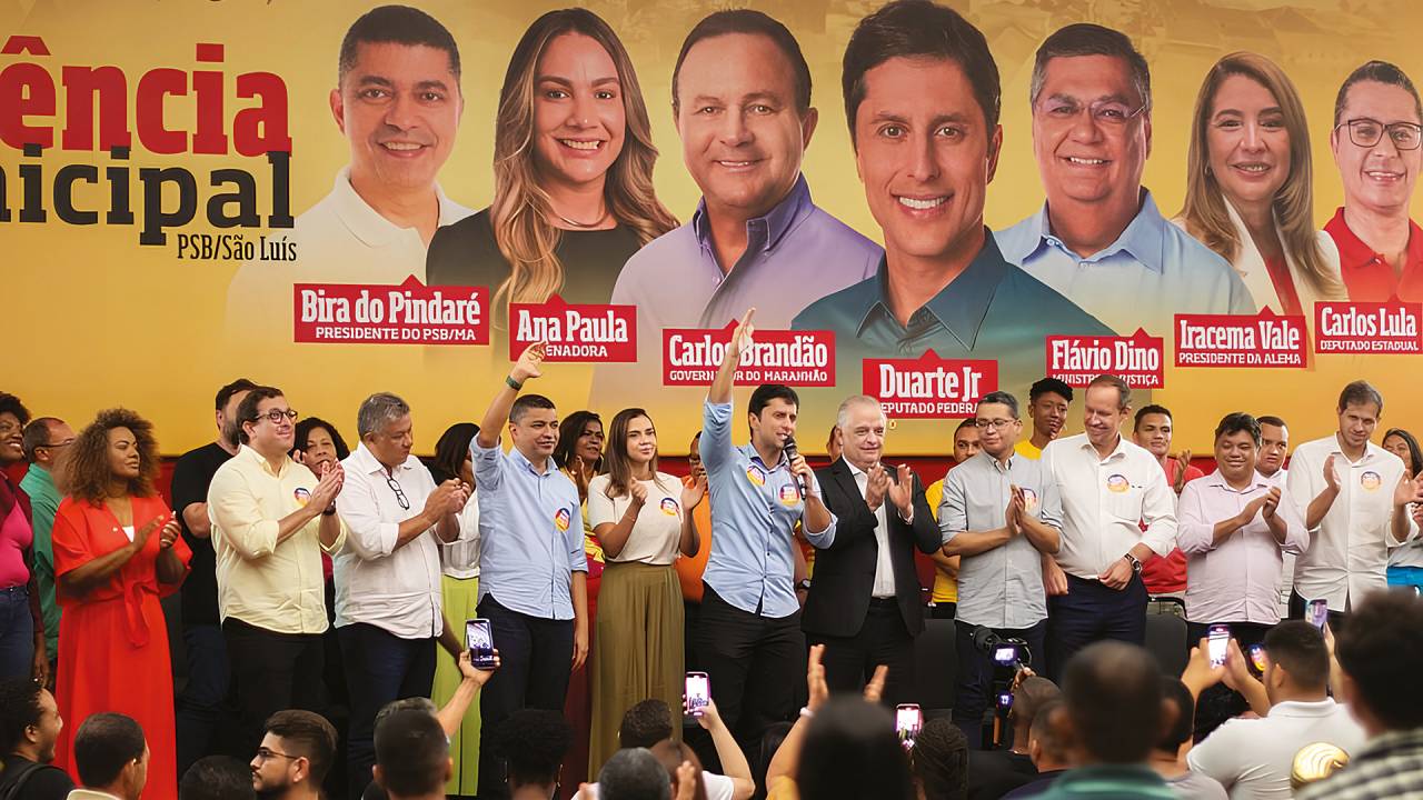 EVENTO - Lançamento de Duarte Jr., em outubro: na época já cotado para o Supremo, Dino aparece no cartaz