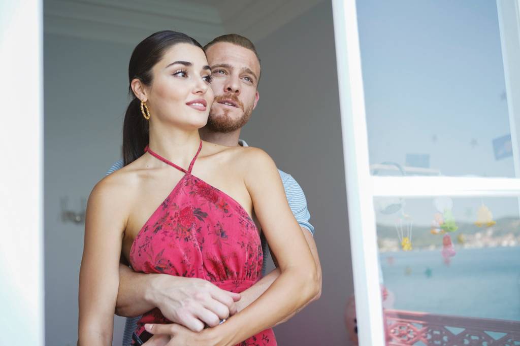 APOIO-SERIE—SERA-ISSO-O-AMOR-a.jpg ROMANCE - Casal em novela turca: relacionamentos pouco apimentados