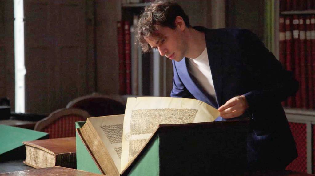 AUTOR-LeChevalierAuDragon25.jpg CAÇADOR DE MITOS - Emanuele Arioli em ação: pesquisas em bibliotecas de sete países