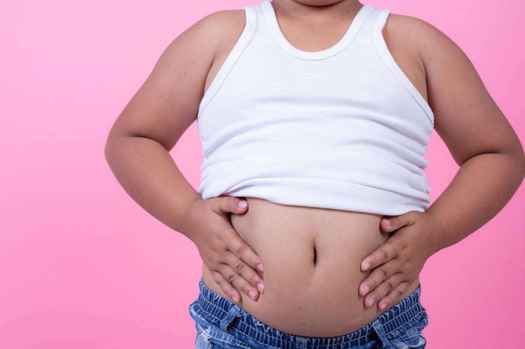 Obesidade aumenta risco de problemas de pele na infância