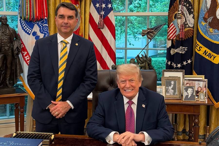 Flávio Bolsonaro e Donald Trump (1)