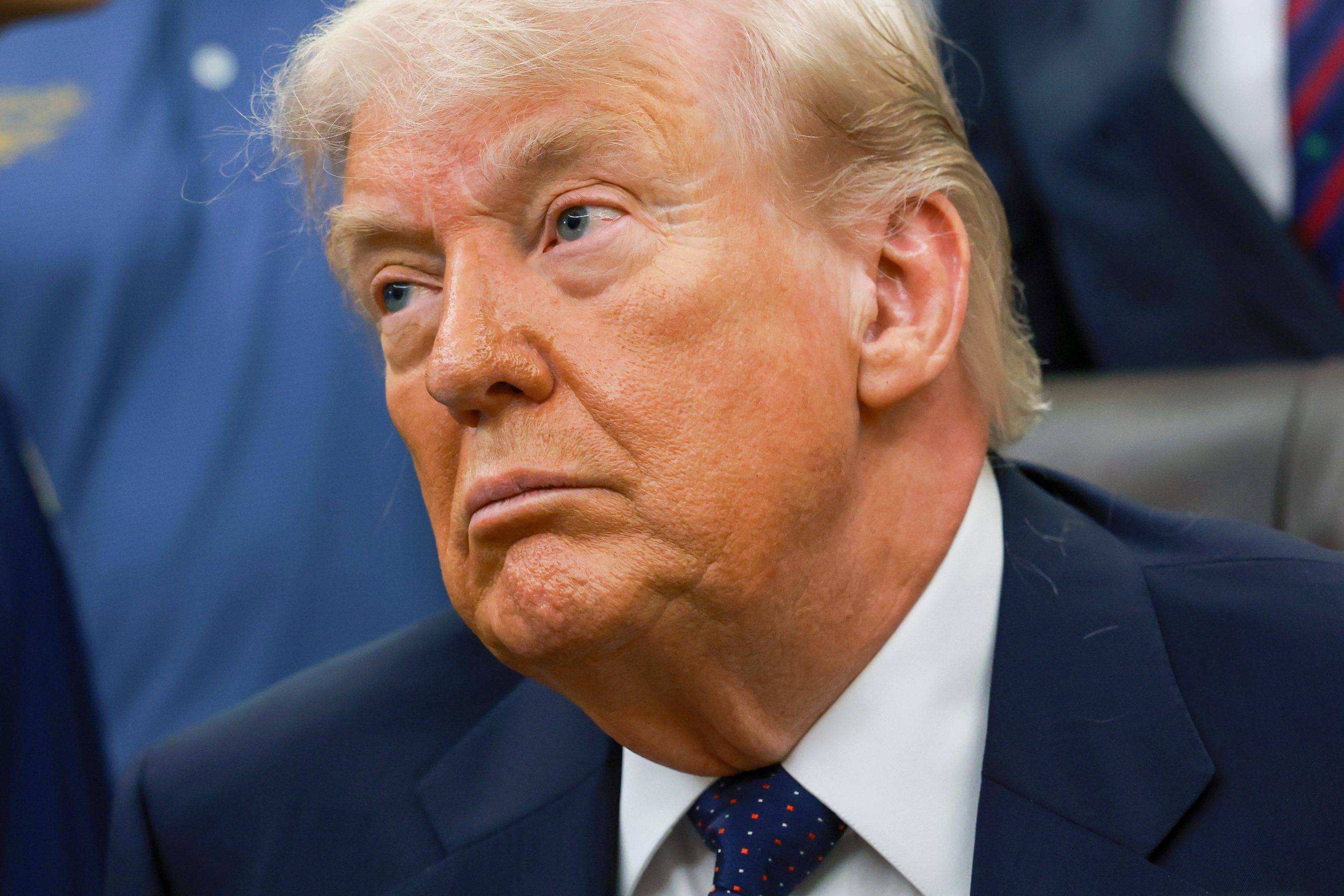 Com voto de republicanos, Trump sofre dura derrota na Câmara dos EUA