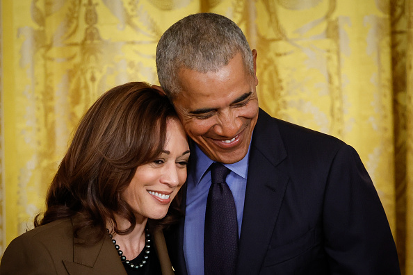 ‘Sim, ela pode’: os elogios de Obama a Kamala em discurso anti-Trump
