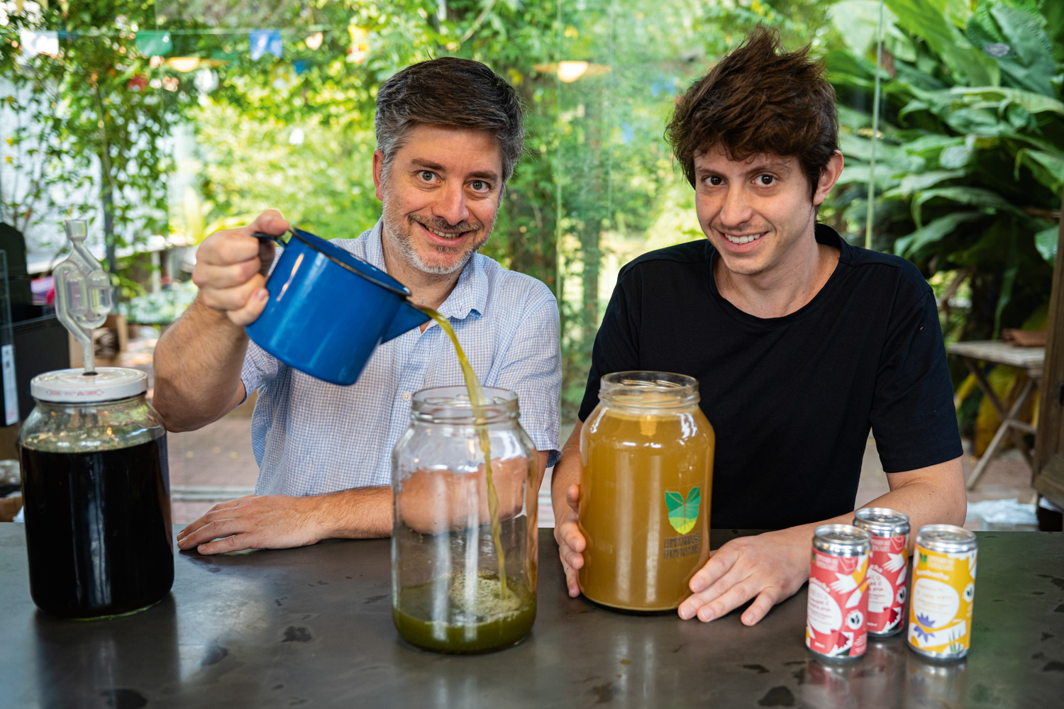 ESCOLA -&ensp;Fernando Carvalhaes (&agrave; esq.) e Leonardo Andrade: cursos em alta