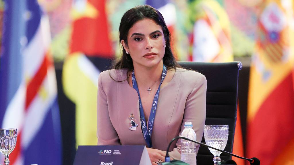 3—img20240702175601057.jpeg YANDRA MOURA (União Brasil) - Deputada federal e advogada, é filha de André Moura, ex-líder de Temer