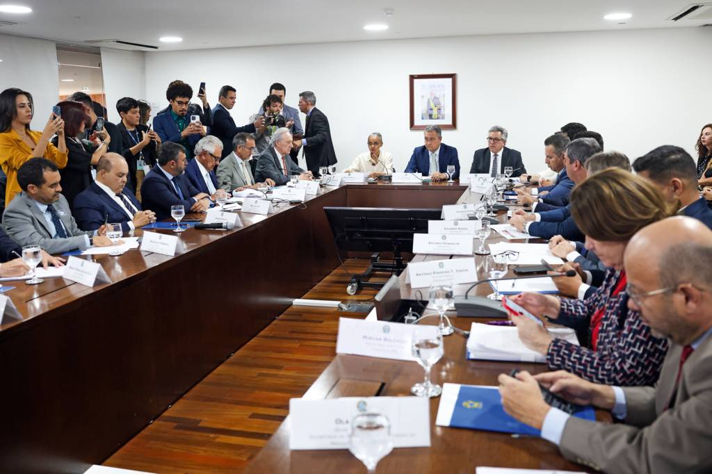3D-(2)—54007217008_13d5b4ba04_o.jpg EMERGÊNCIA - Governadores na Casa Civil: definição de ações conjuntas