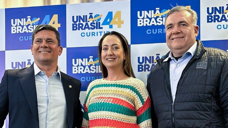 O senador Sergio Moro, a deputada federal Rosangela Moro e o deputado estadual Ney Leprevost