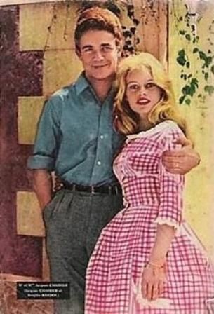 BB casamento O icônico vestido de estampa vichy cor de rosa, que Brigitte Bardot escolheu para se casar com o ator francês Jacques Charrier em 1959