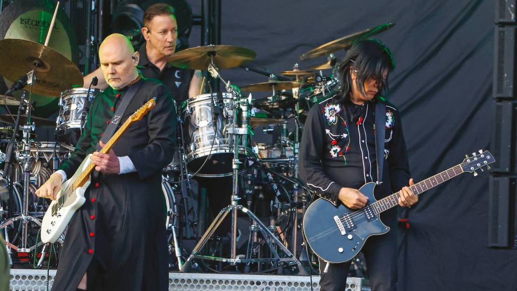GettyImages-2165525416.jpg EGOS - Corgan (à esq.) e os Smashing Pumpkins: banda voltou, mas não inteira
