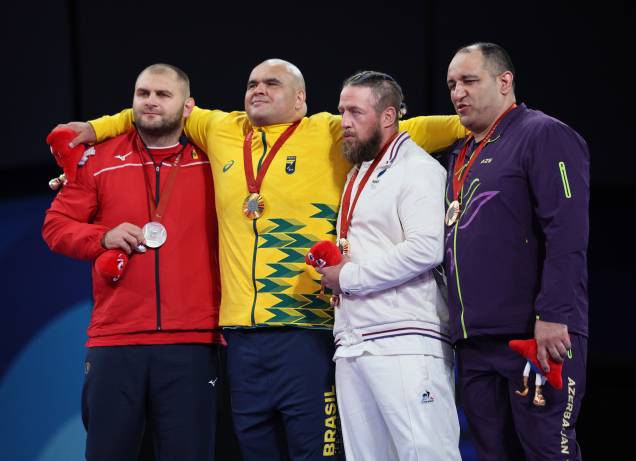 Wilians Silva de Araujo, ao centro, com sua medalha de ouro no judô, categoria acima de 90kg J1 - 07/09/2024 Wilians Silva de Araujo, ao centro, com sua medalha de ouro no judô, categoria acima de 90kg J1 - 07/09/2024