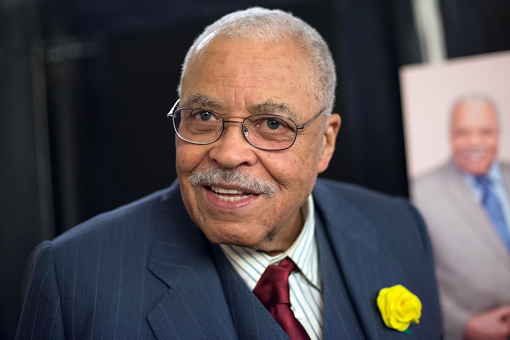 Morre James Earl Jones, voz de Darth Vader nos cinemas, aos 93 anos