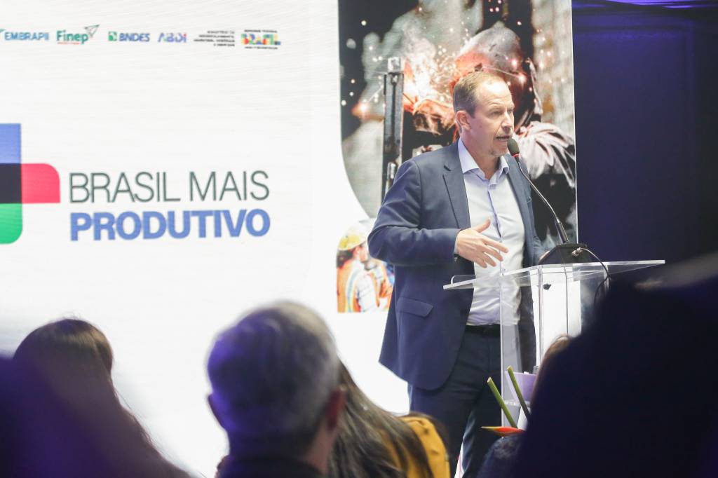 Governo lança programa que visa amadurecimento digital das empresas