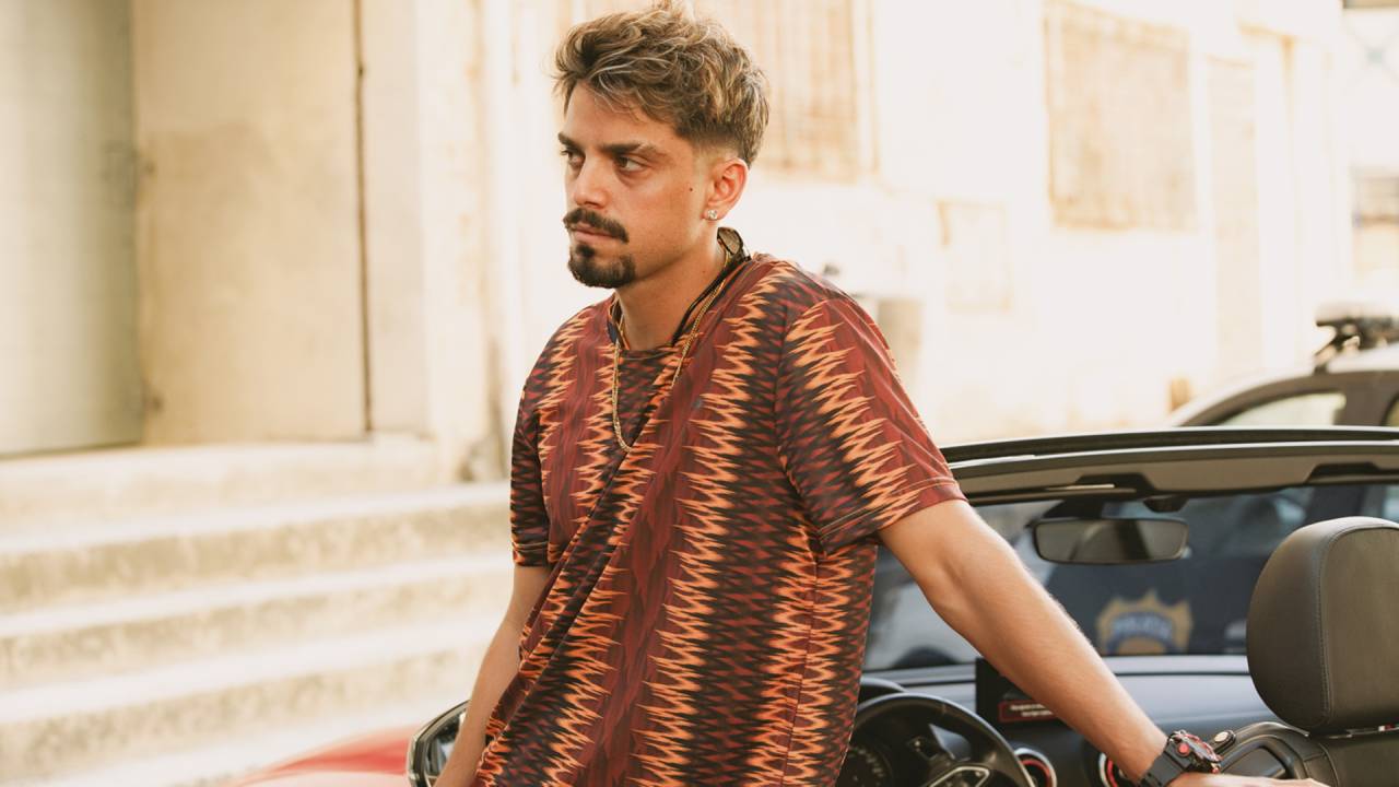 MALANDRO - Na pele de Serginho, na série do Disney+: criminoso e mulherengo