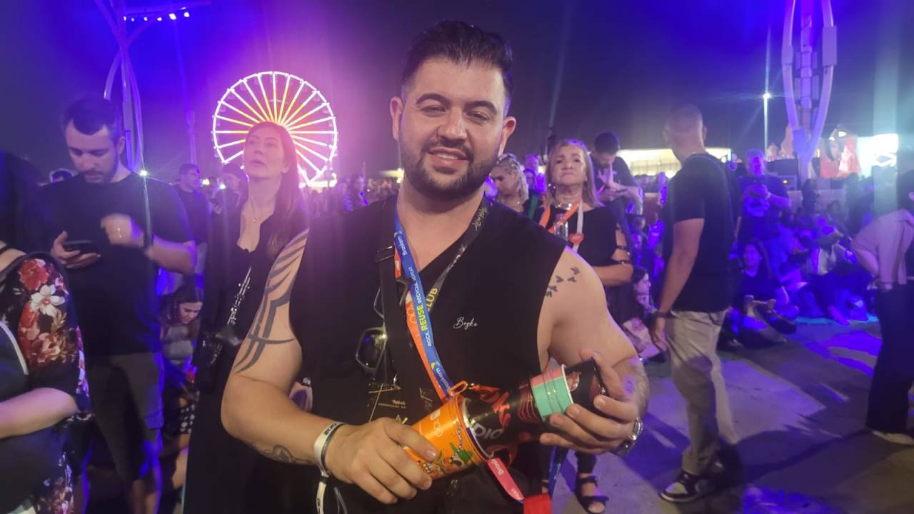 Giulio Miranda saiu cheio de copos do Rock in Rio