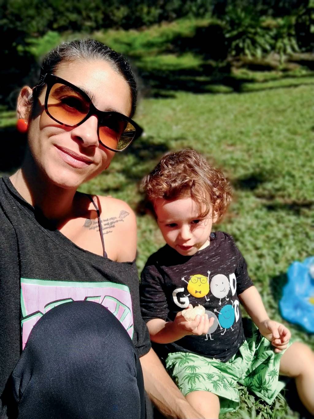 emanuelle e raul.jpg A TERAPIA ALIVIOU - A advogada Emanuelle Louzada, 39 anos, ficou tão exaurida após o nascimento do filho que largou o emprego. “Precisei buscar apoio para cuidar da mente”, conta ela, hoje de volta ao trabalho.