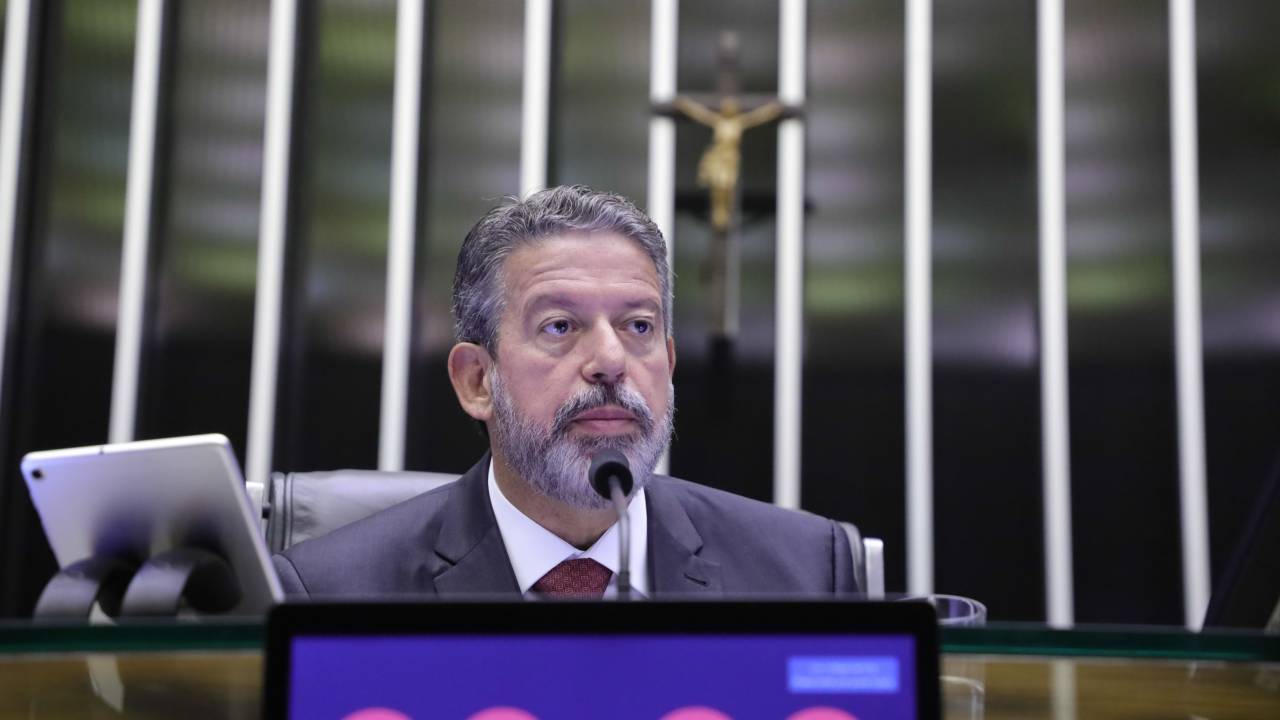 Arthur Lira preside sessão da Câmara: jogo partidário tomou as rédeas da sucessão do alagoano