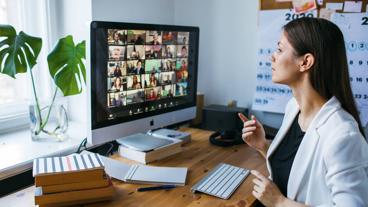 Reunião por vídeo: empregados permanecem conectados o tempo todo