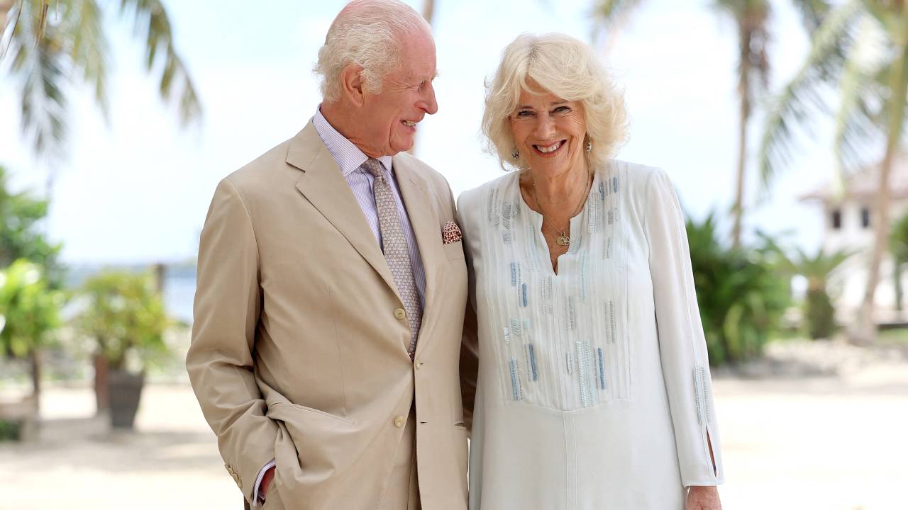 O rei Charles e a rainha Camilla da Grã-Bretanha visitam praia na cidade de Apia, capital de Samoa. 27/10/2024