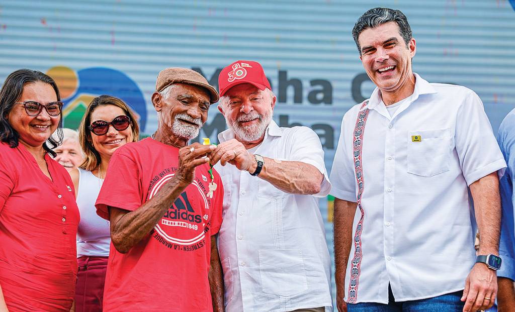 1D-(2)—52981923718_2ebeb05da1_o ...E À ESQUERDA - Lula e Helder Barbalho: emedebista quer ser vice do petista