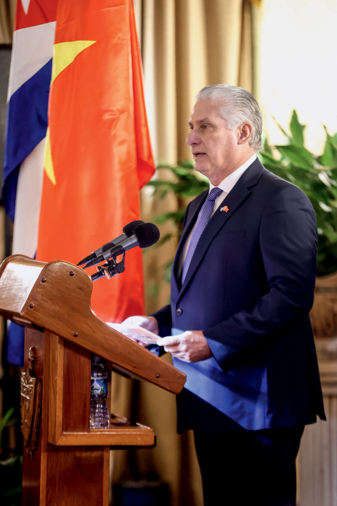Díaz-Canel: Cuba ve con “admiración” los resultados de las reformas de mercado de Vietnam SÓ PROBLEMAS - O presidente Díaz-Canel: preocupado com a explosão de novos protestos