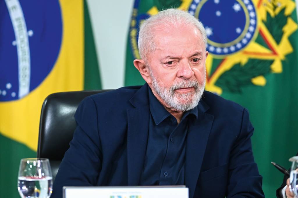 2623056_fotoarena.jpg BAQUE NO GOVERNO - Lula: o presidente demitiu o ministro dos Direitos Humanos depois que o escândalo veio a público