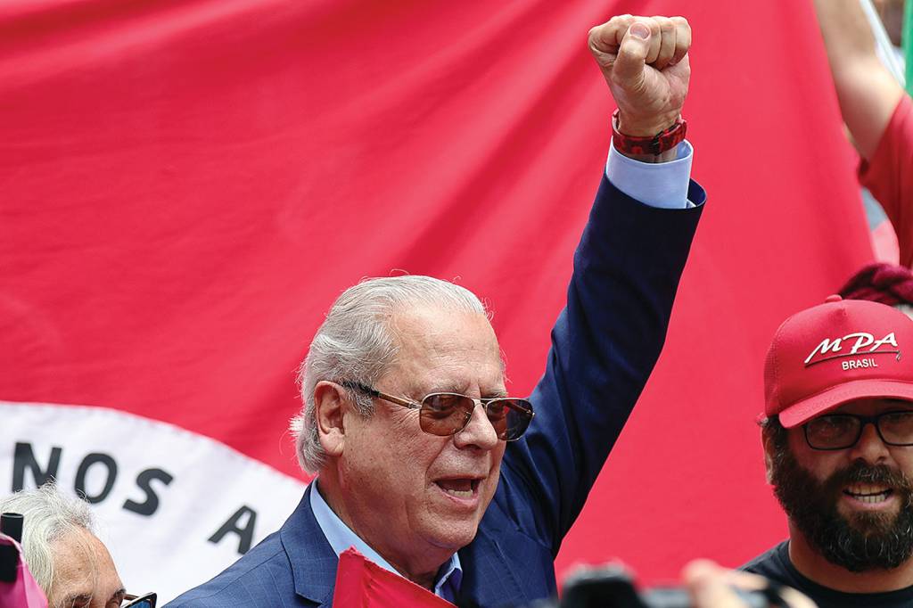 2640888_fotoarena TERCEIRA CHANCE - Dirceu: condenações anuladas pelo STF