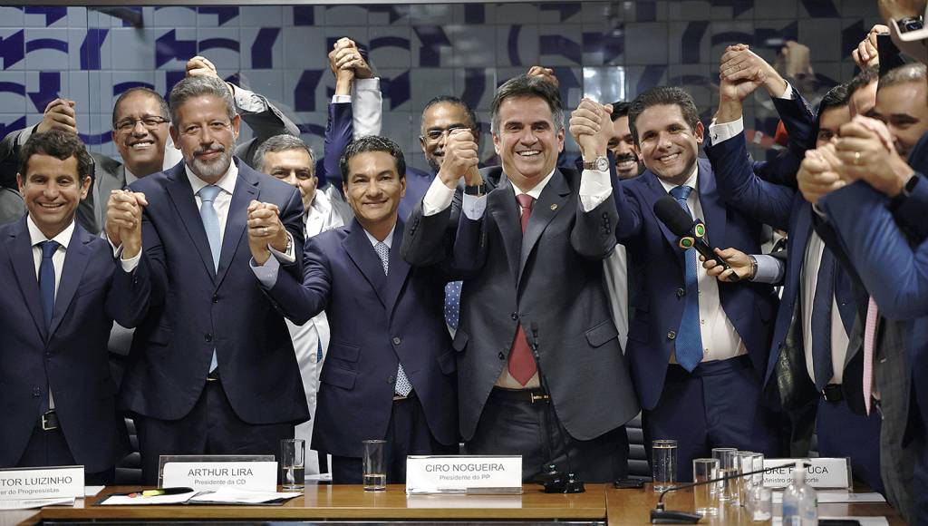28156803-high.jpeg PODER - Lira, atual presidente da Câmara, e Motta, candidato a lhe suceder: o centro e a direita no comando do Congresso