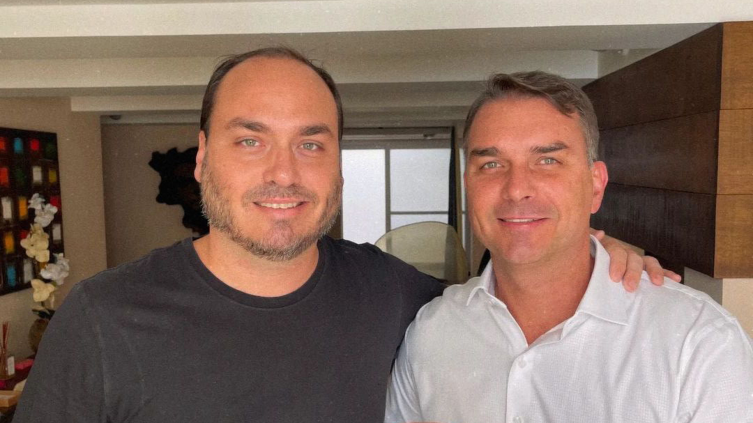 O recado cifrado de Carlos Bolsonaro a seu irmão, Flávio, sobre a campanha presidencial