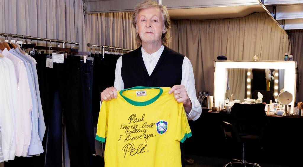 O presente póstumo de Pelé a Paul McCartney após show em SP