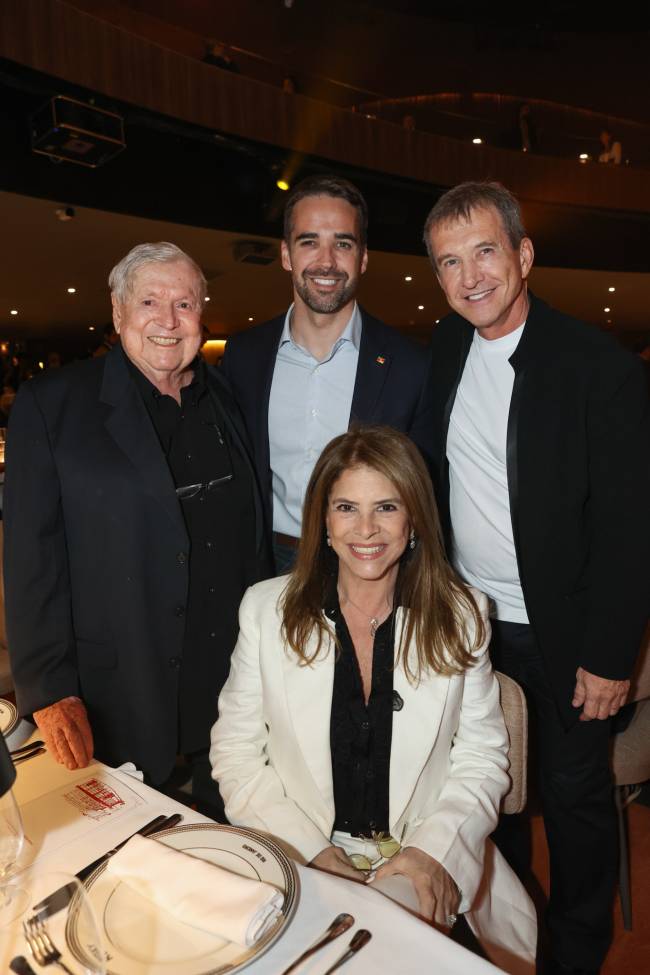 Boni, Eduardo Leite, Dody Sirena e Lou Oliveira