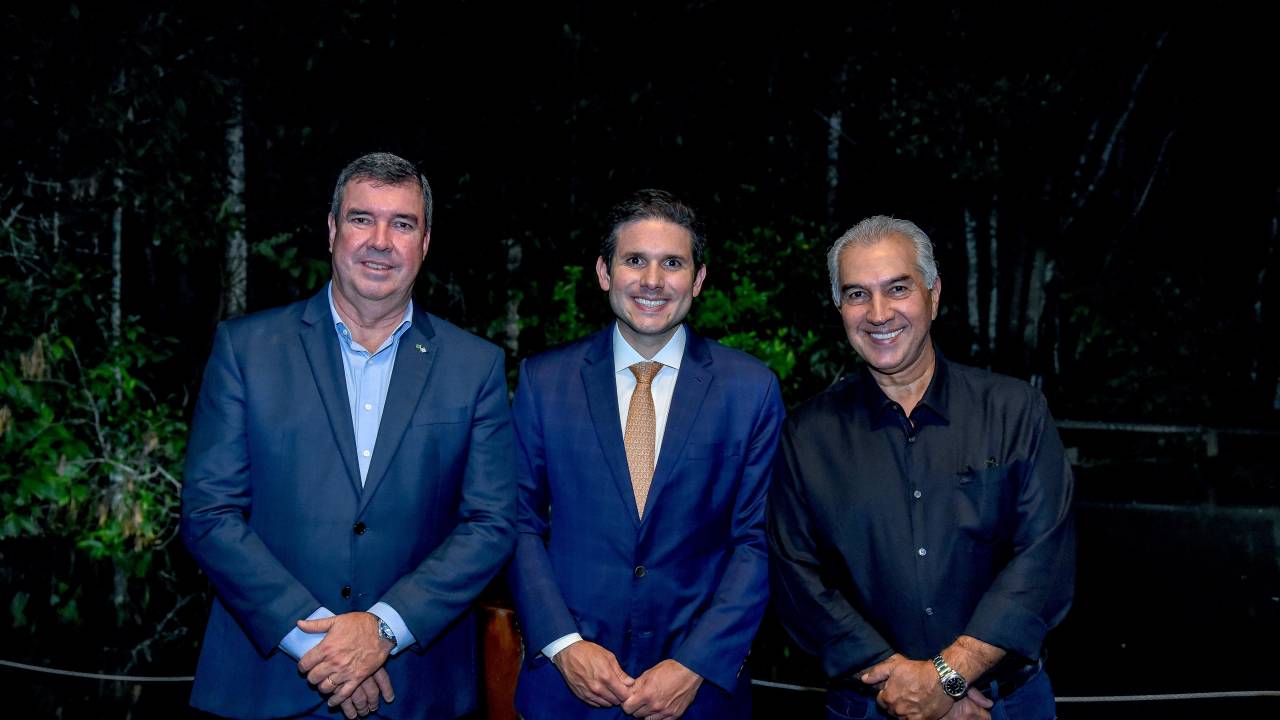 Eduardo Riedel, Hugo Motta e Reinaldo Azambuja em jantar em Mato Grosso do Sul