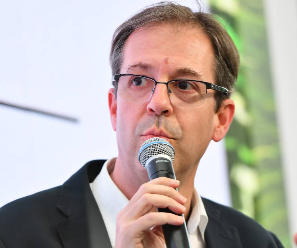 Transição reflete desenvolvimento econômico e social, diz Paulo Alvarenga