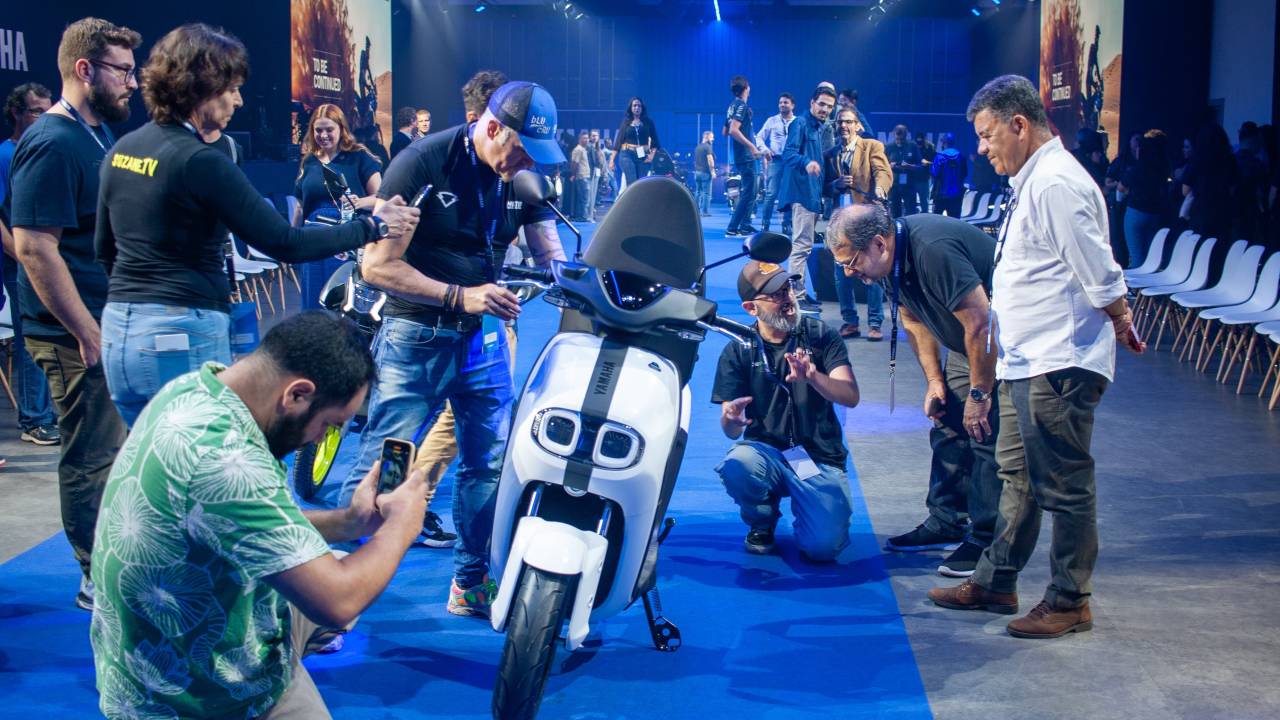 Apresentada pela Yamaha, a elétrica atraiu a atenção da imprensa especializada -