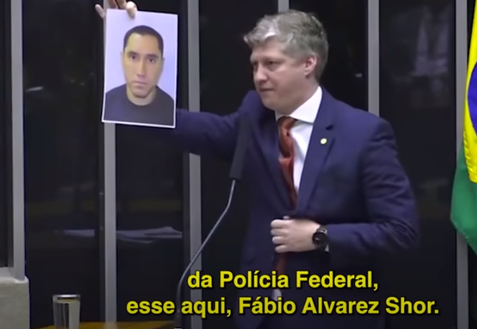 Novo sai em defesa de Van Hattem após inquérito relatado por Flávio Dino