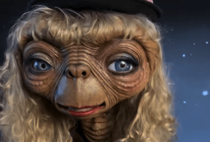 Heidi Klum surge de E.T. de Spielberg em sua festa de Halloween