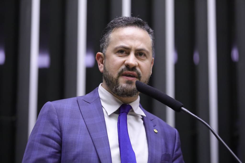 ‘Um erro’, diz deputado do PT sobre acordo por voto em PEC da Blindagem