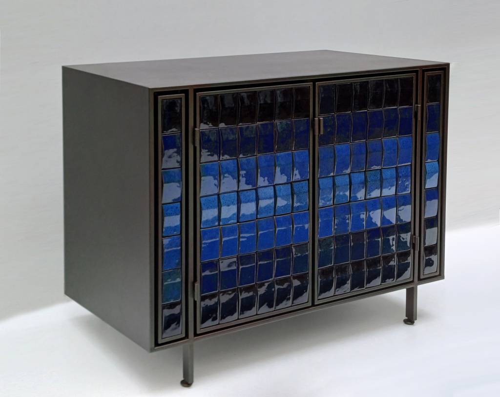 mini bar de Ricardo Van Steen para Mobilia Tempo Ricardo van Steen: desenho estilizado