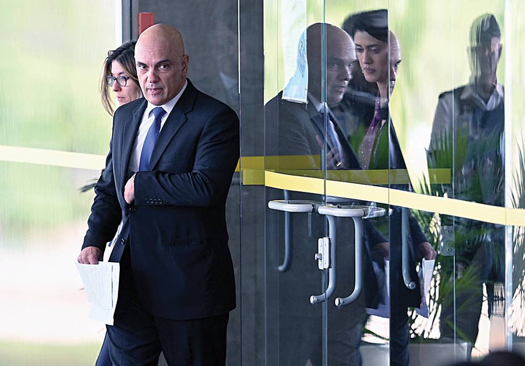 BRAZIL-ELECTION-RUNOFF-MORAES NA MIRA - Alexandre de Moraes: monitorado às vésperas e depois da eleição por militares fiéis à cartilha do ex-presidente