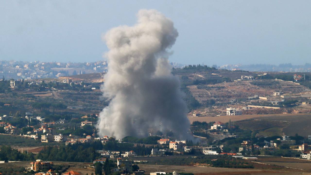 Smoke rises from the site of an Israeli airstrike that targeted the southern Lebanese village of Zawtar el Charkiyeh, on November 4, 2024, amid the ongoing war between Israel and Hezbollah. (Photo by AFP)